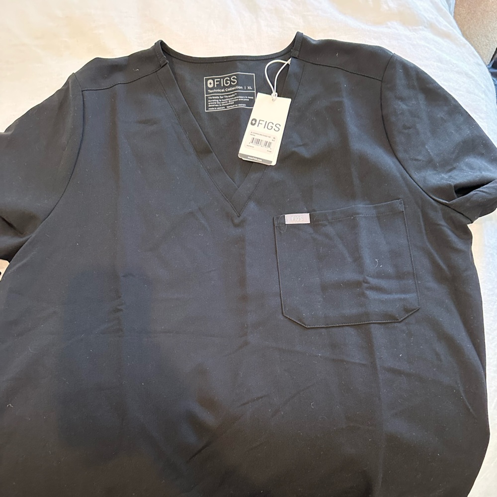 Figs Black Short Sleeve Catarina  one pocket scrub top
